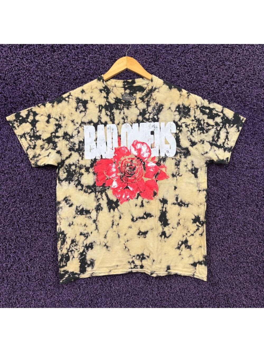 Bad Omens Red Roses Bleach-Dye T-Shirt Size Medium